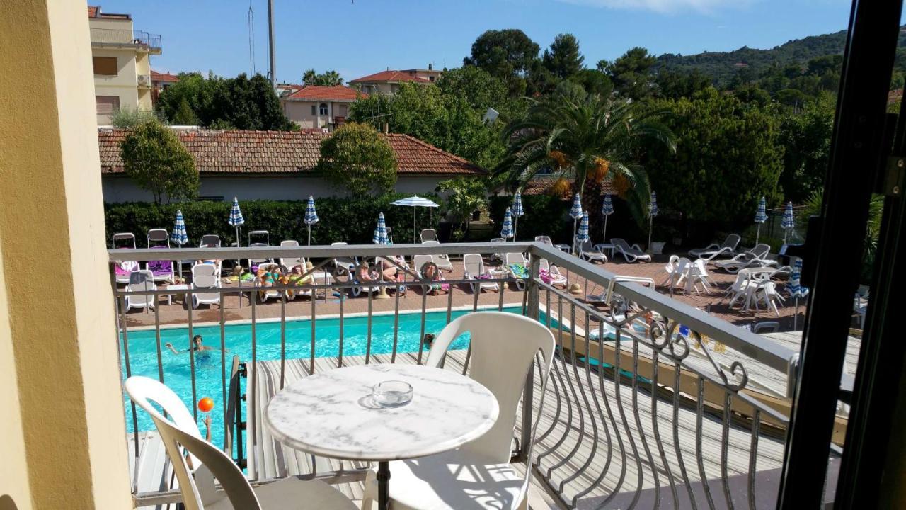 Hotel Delle Mimose Diano Marina Exterior foto